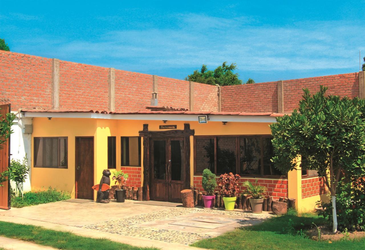 Hotel Villa Kitzia Huacho Bagian luar foto